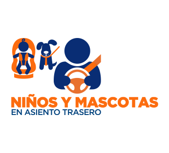 Niños y mascotas en asiento trasero